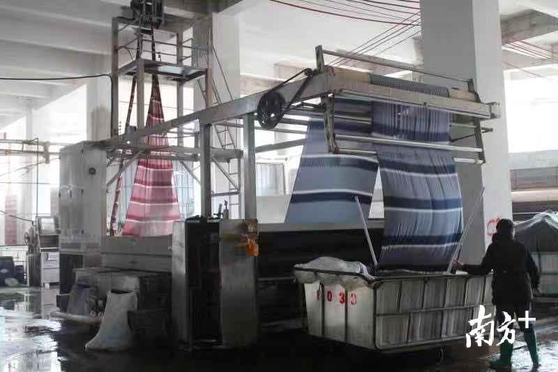 普宁印染中心印染厂正在作业 普宁印染中心印染厂正在作业