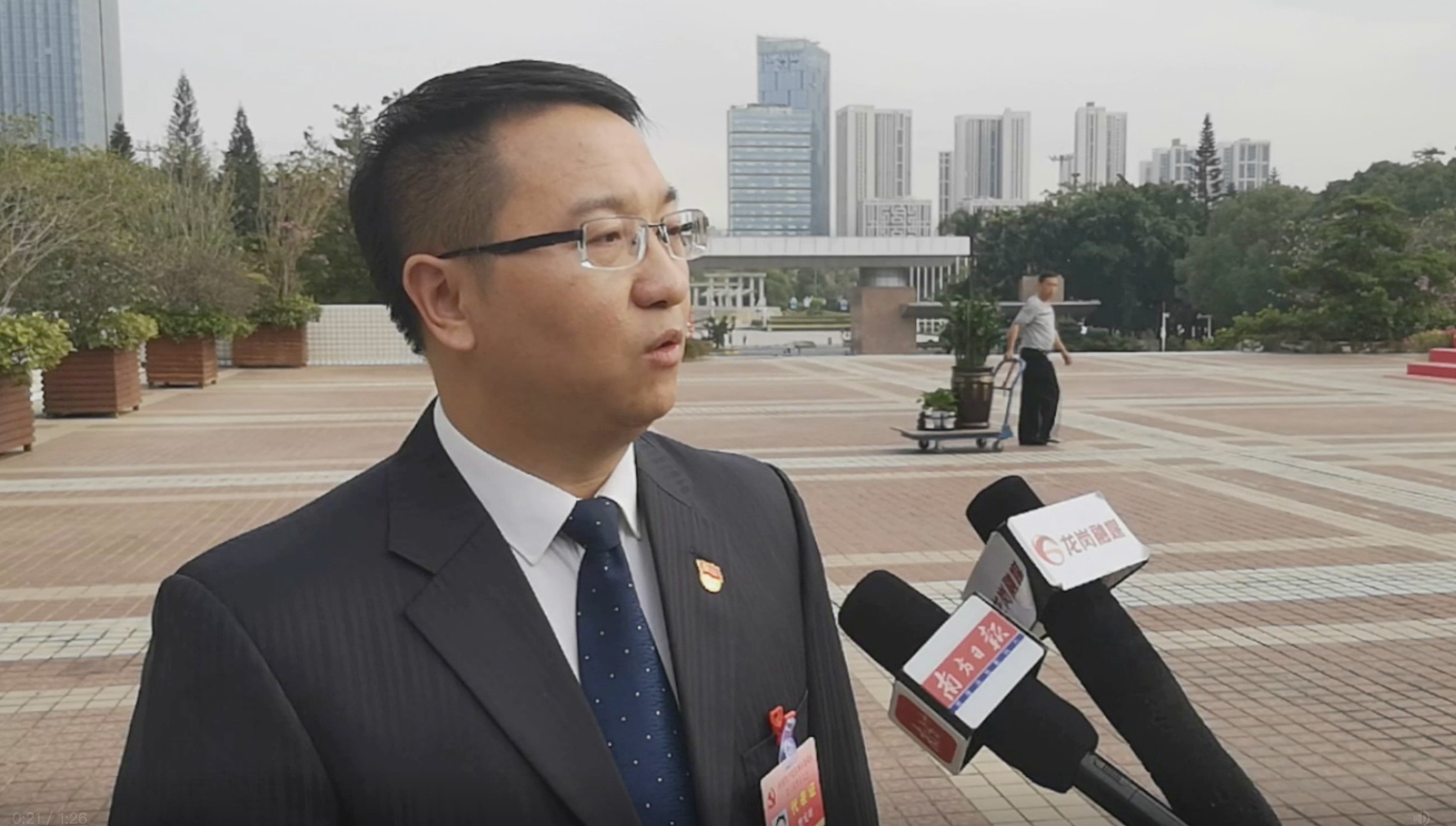 策问龙岗 | 曾宪旺:"学好 谋好 干好"为先行区建设作出坪地贡献