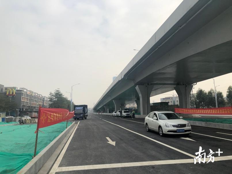南国路升级改造工程全线贯通后，大良和杏坛的通车时间大大缩短。蒋晓敏 摄