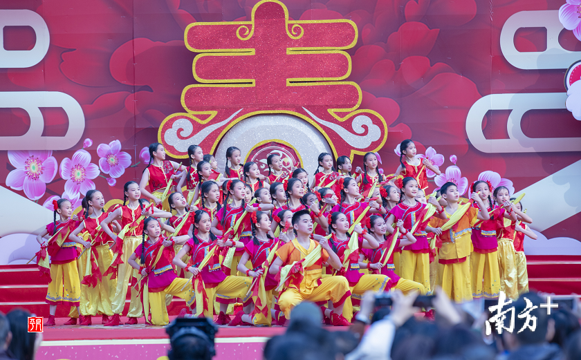 《广府娃广府赞》节目由顺德小金凤艺术团奉献。顺宣供图 《广府娃广府赞》节目由顺德小金凤艺术团奉献。顺宣供图