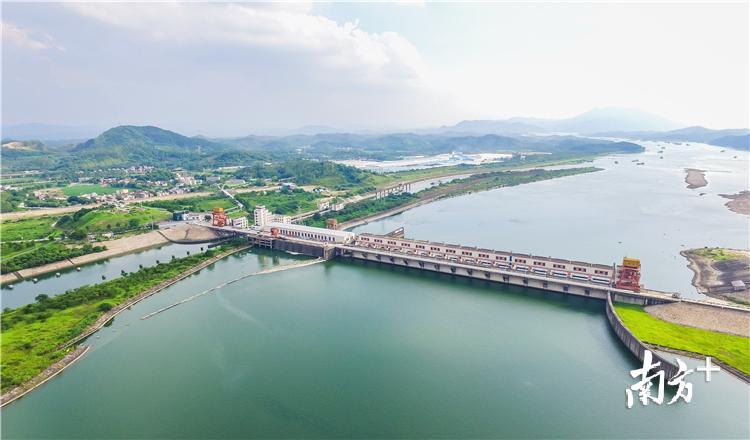 北江航道扩能升级，使航道通航能力显著提升。 记者 曾亮超 摄
