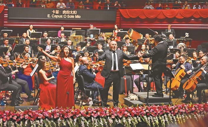 昨晚，2020深圳新年音乐会在深圳音乐厅举行。深圳特区报记者 胡蕾 摄