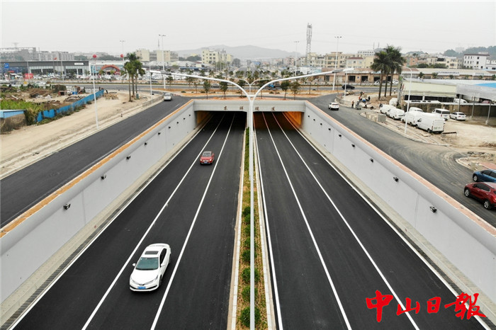 长江路东祥路下穿隧道正式通车