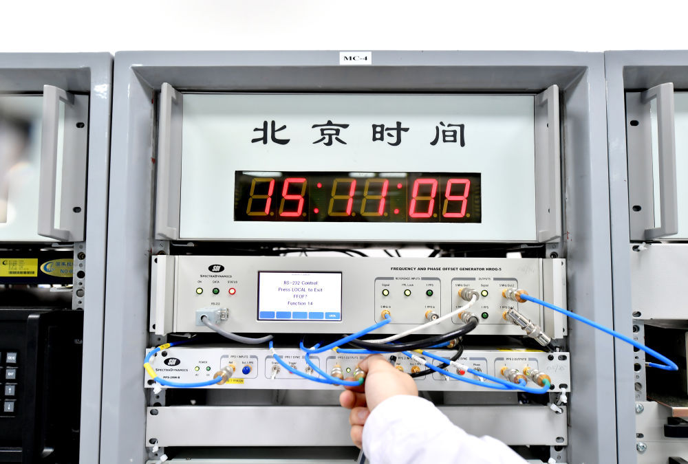 ↑这是中科院国家授时中心守时实验室显示的北京时间（2019年12月30日摄）。 新华社记者 刘潇 摄