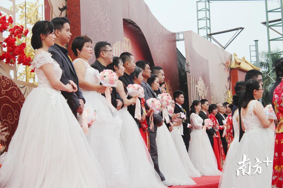 集体婚礼现场 集体婚礼现场