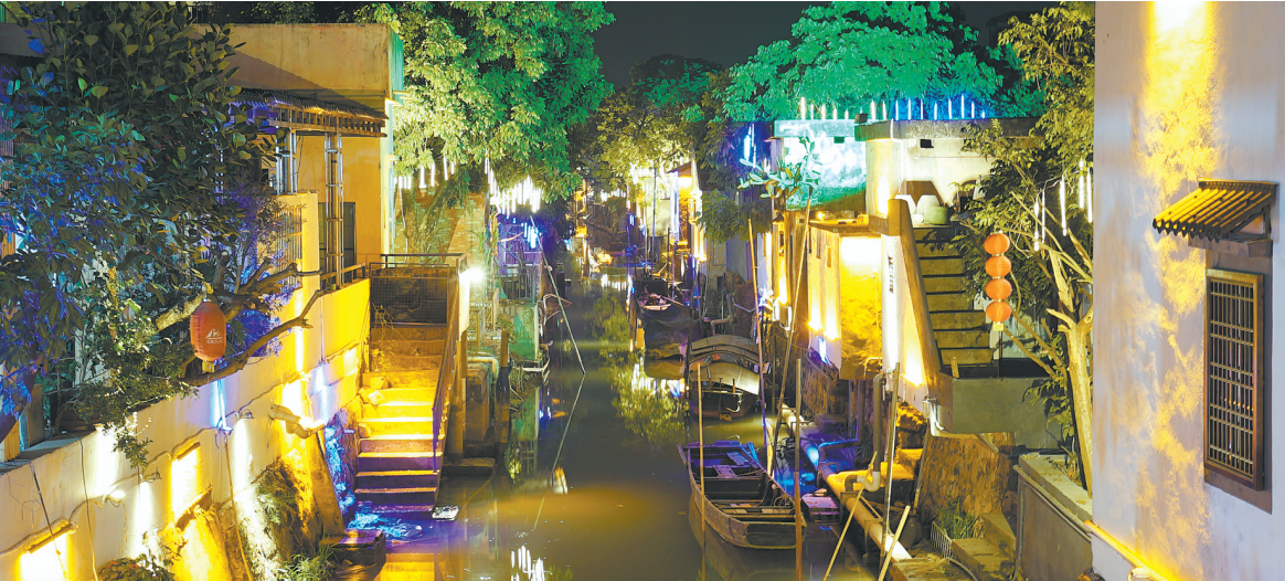 美轮美奂的石板沙夜景。 美轮美奂的石板沙夜景。