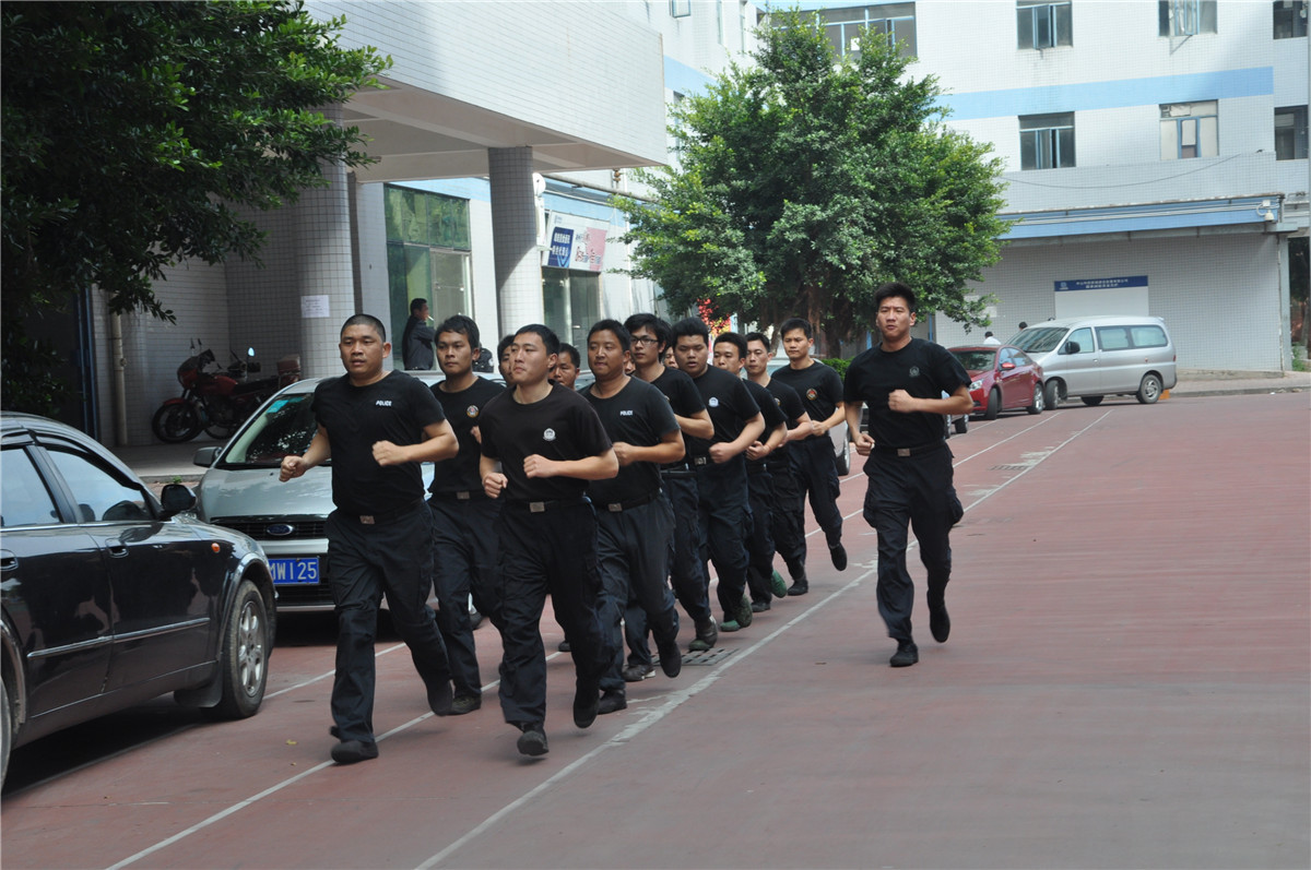 中山39歲民警因公犧牲,千人送別好警察黃坤