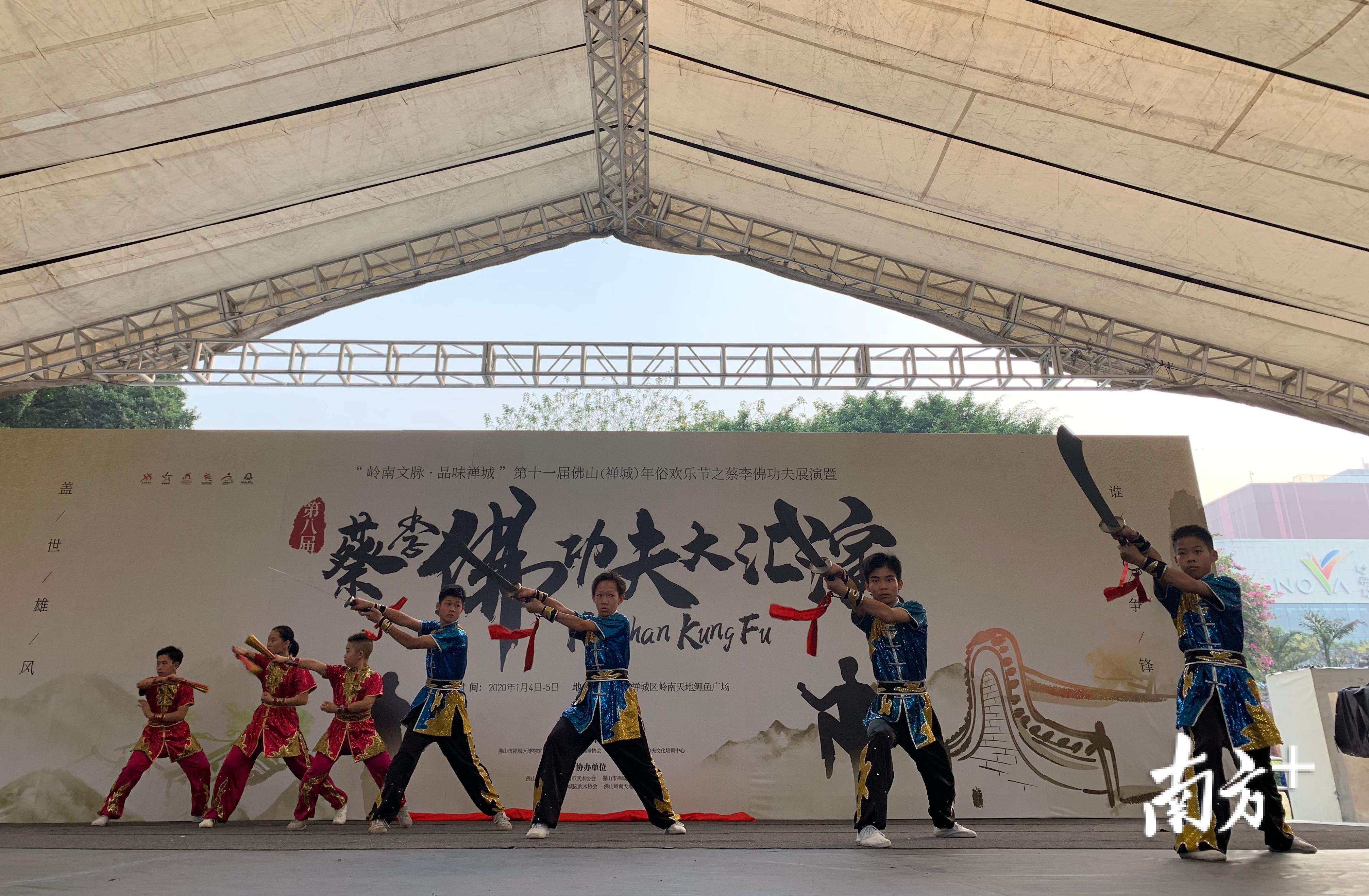 蔡李佛原创表演节目《魂系鸿胜话传承》。庄晓莹 摄 蔡李佛原创表演节目《魂系鸿胜话传承》。庄晓莹 摄