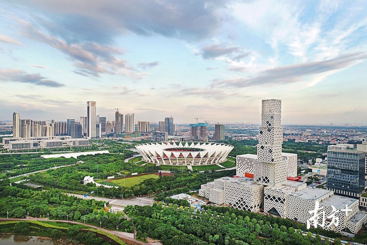 佛山正在加快建设营商环境高地。图为中德工业服务区。戴嘉信 摄