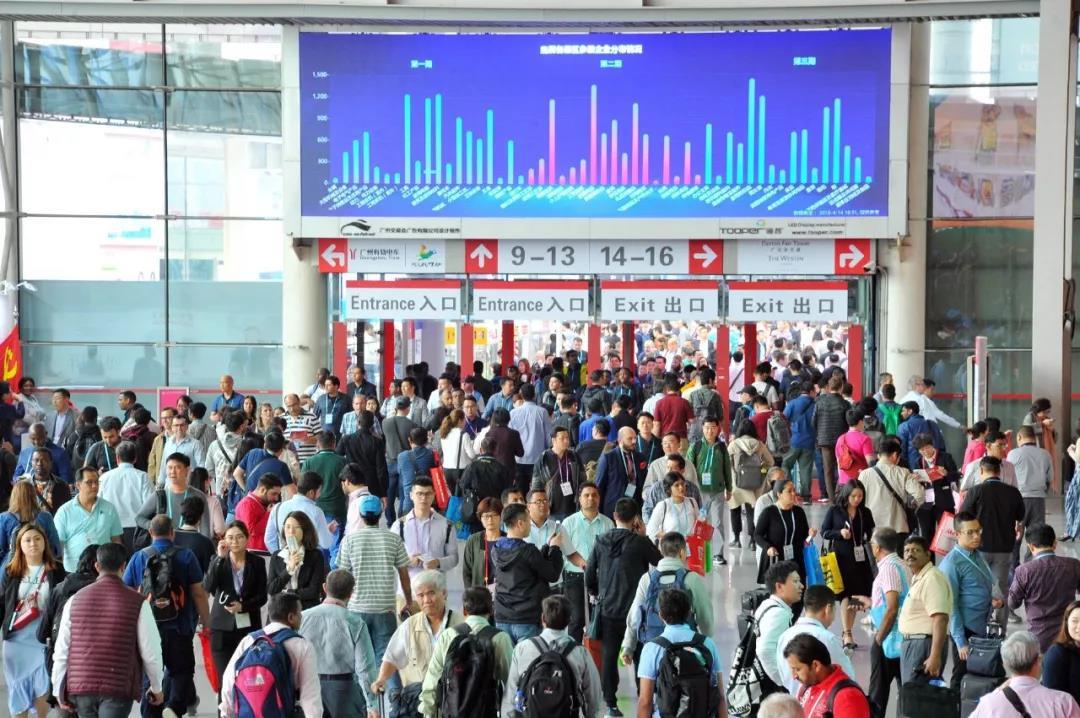 广交会客商云集。新华网黄璐璐摄  