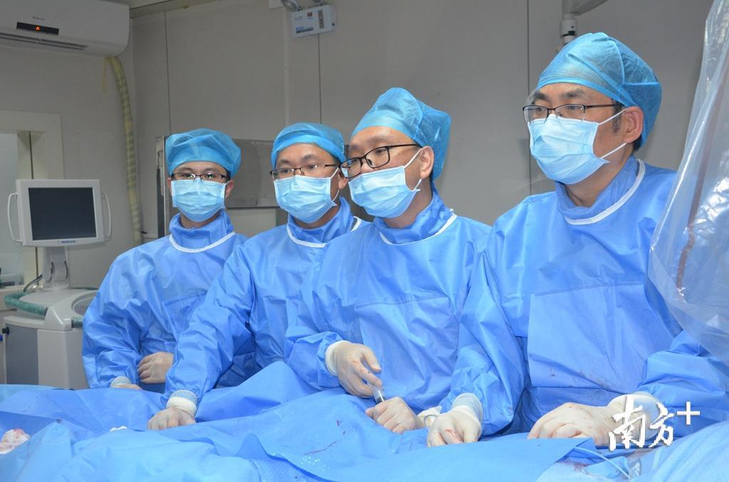 汕大附一院心血管内科团队成功为81岁的高龄男性房颤患者实施了左心耳封堵术。