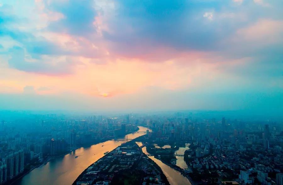 广州日出。新华网发（曾铠钢摄） 