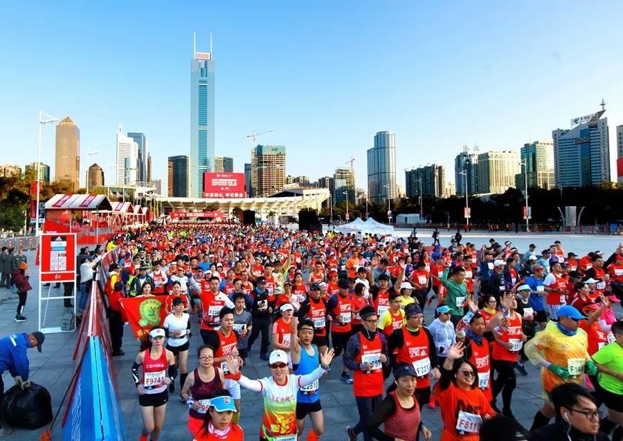 2019广州马拉松赛。新华网发（蓝远峰摄）  