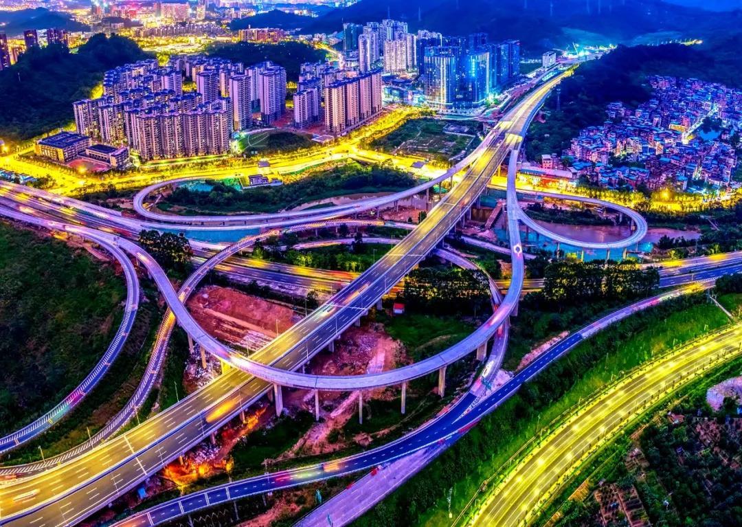 广州的立体化交通。新华网发（曾铠钢摄）  