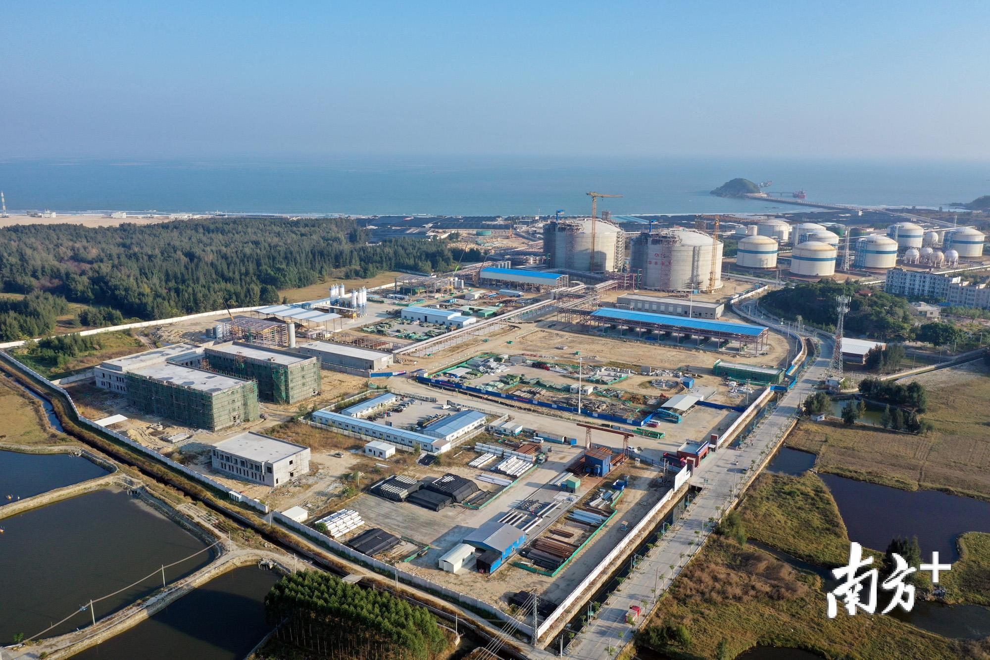 华丰LNG项目。余秋松摄
