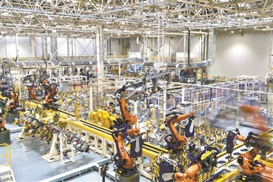 广汽集团汽车生产线。