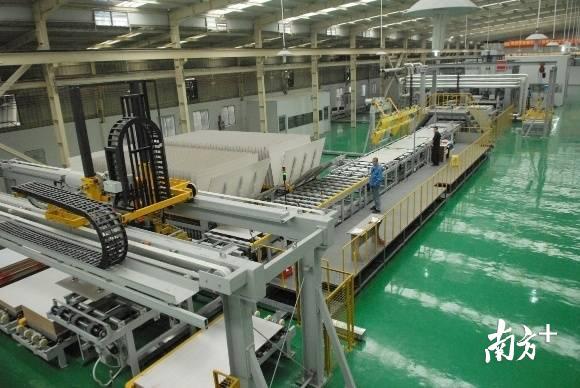 耀东华的生产车间。企业供图 耀东华的生产车间。企业供图