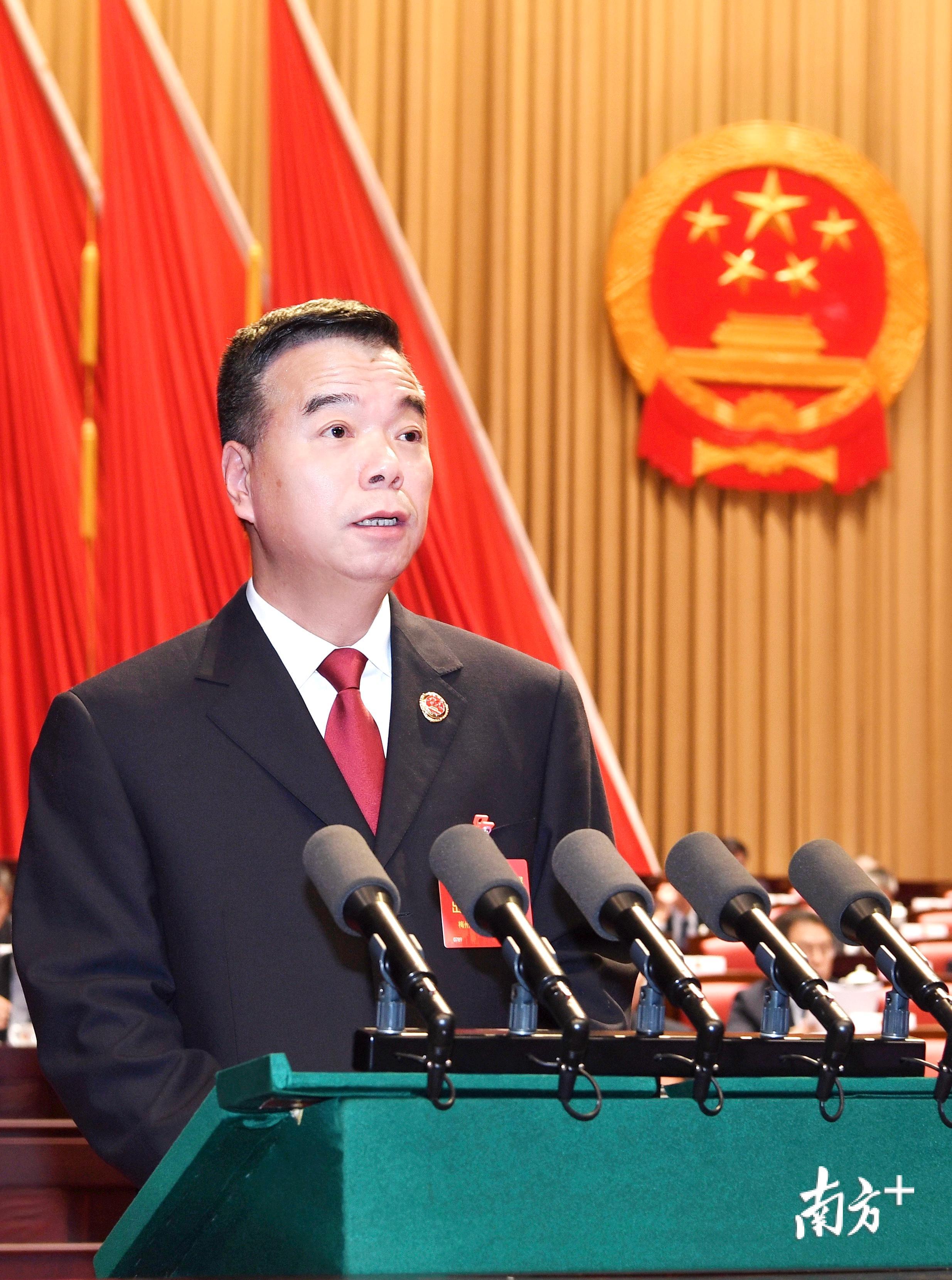 广东省人民检察院检察长林贻影作广东省人民检察院工作报告.