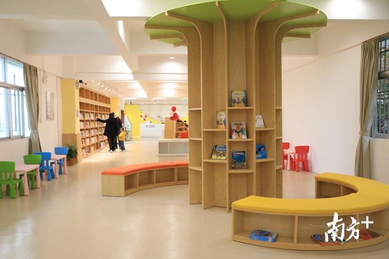 少儿期刊杂志区。陈励 摄