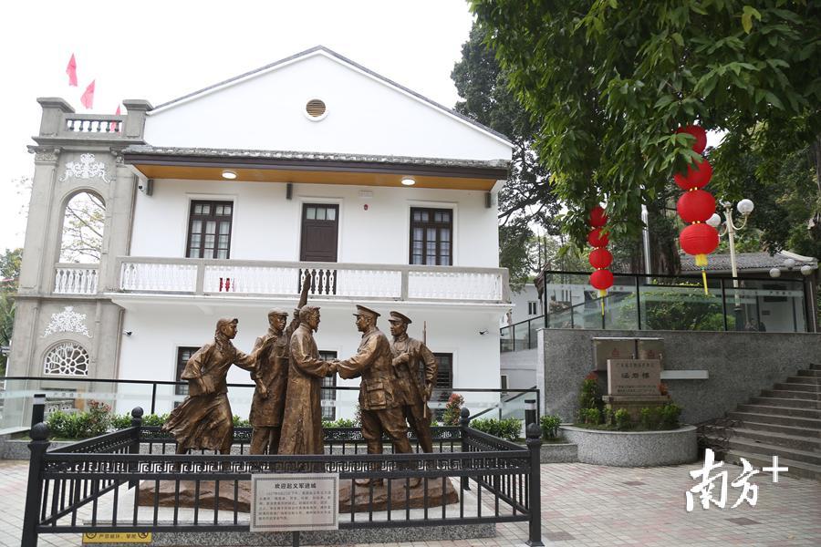 涵碧楼外围新增了一些雕塑。
