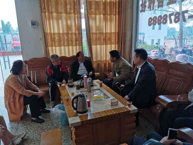 在化州市惜众农机专业合作社调研与座谈