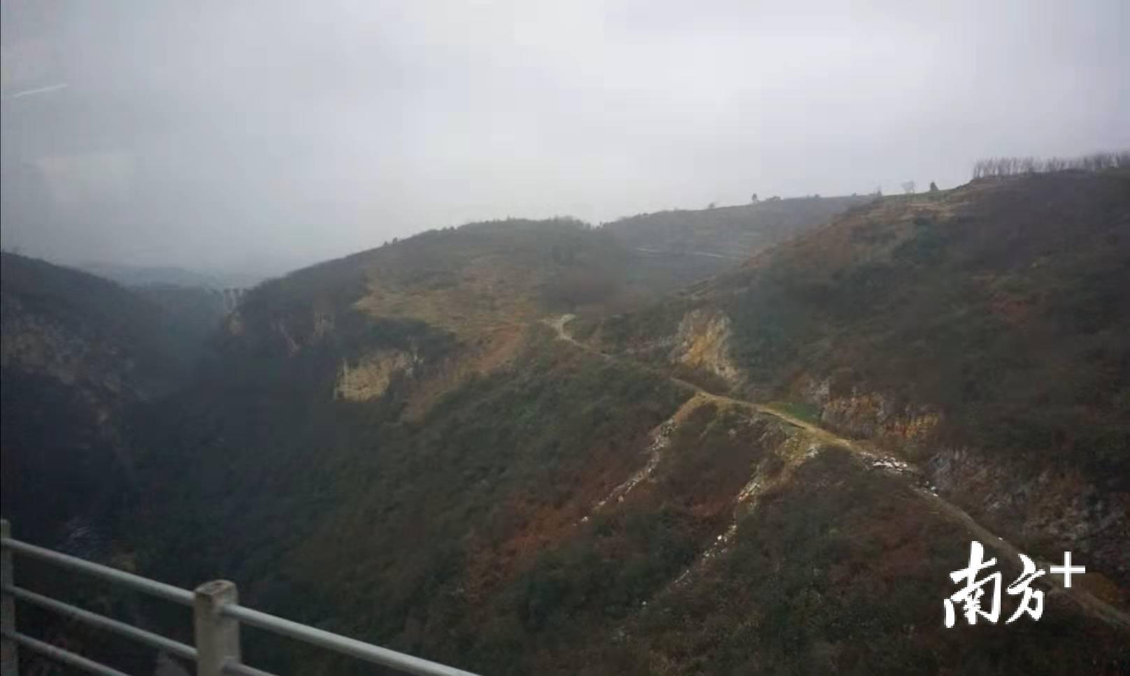  沿途云贵高原的风景