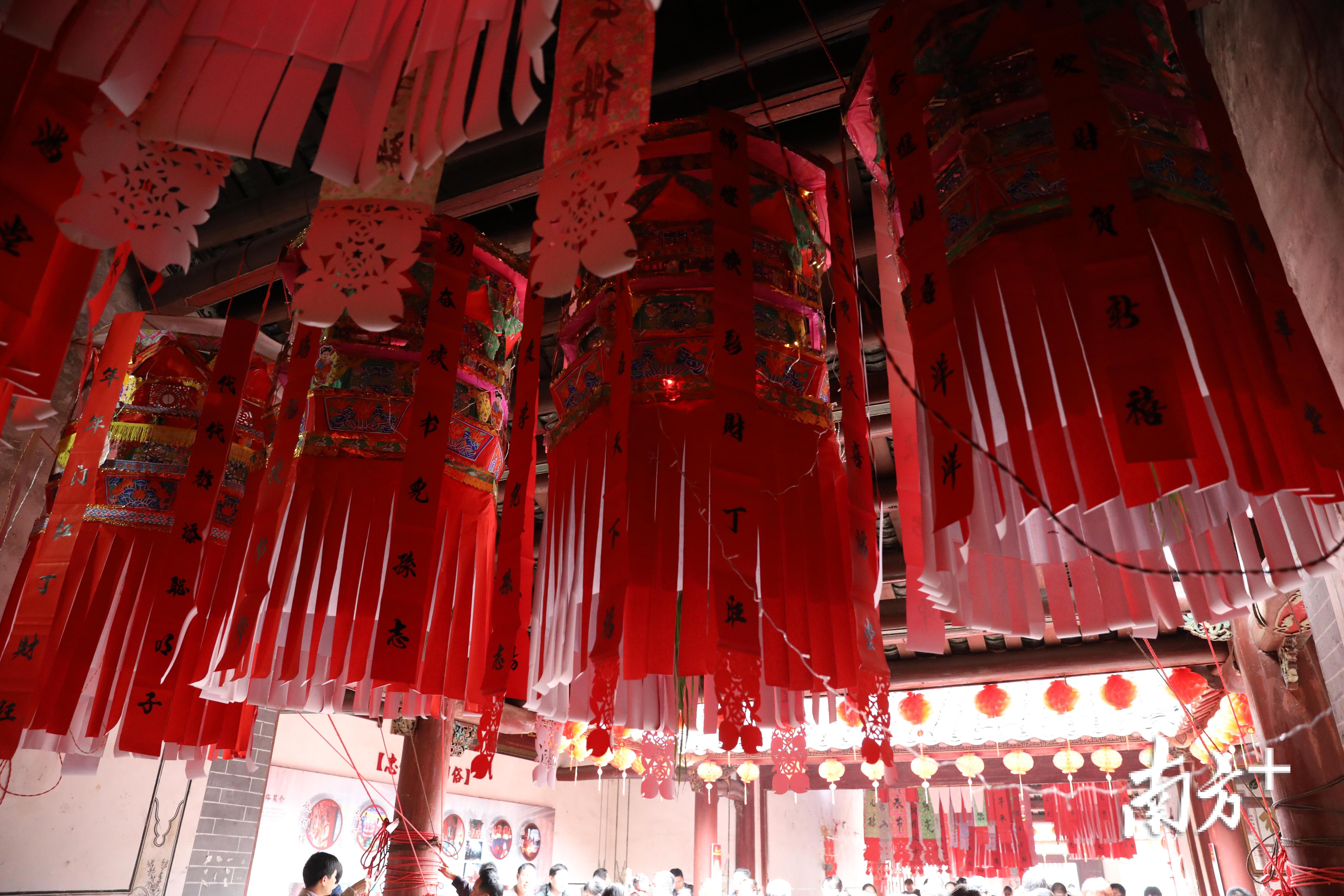 “上灯”作为忠信地区一直传承的独特民俗文化已传承上百年。