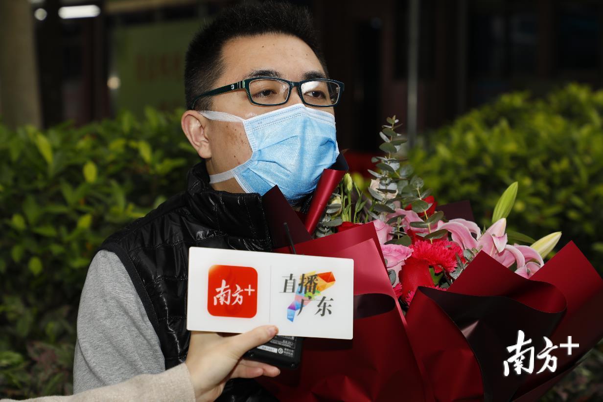 梁先生接受南方+采访。