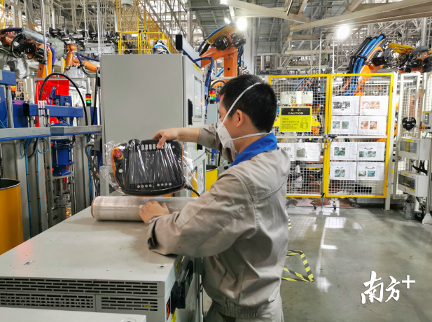 一汽-大众佛山工厂复工。李慧君摄