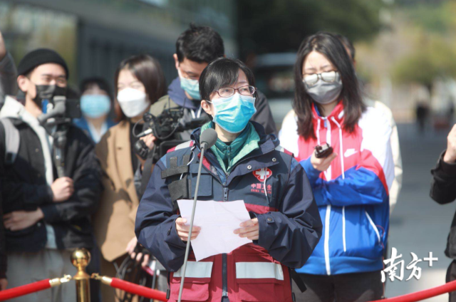 本批医疗队队长深圳市中医院急诊科副主任刘禹翔