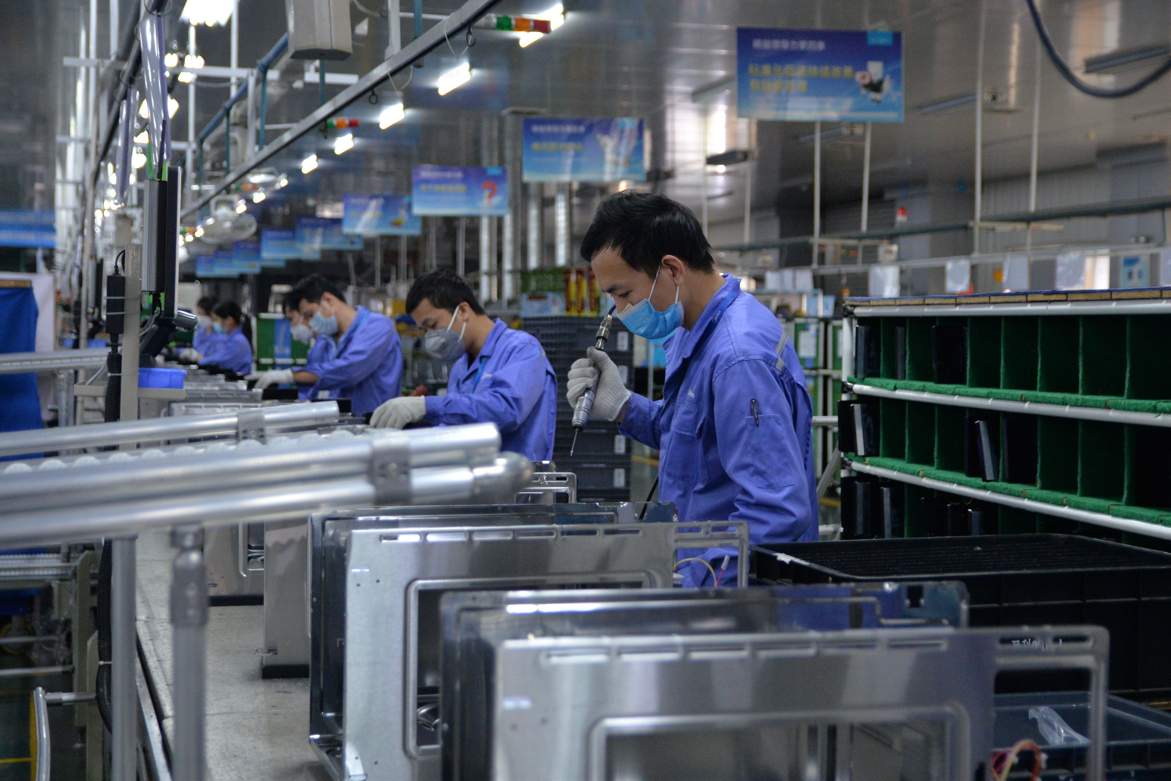 2月10日,美的顺德工厂成为美的集团全国33个生产基地中首批复工的工厂