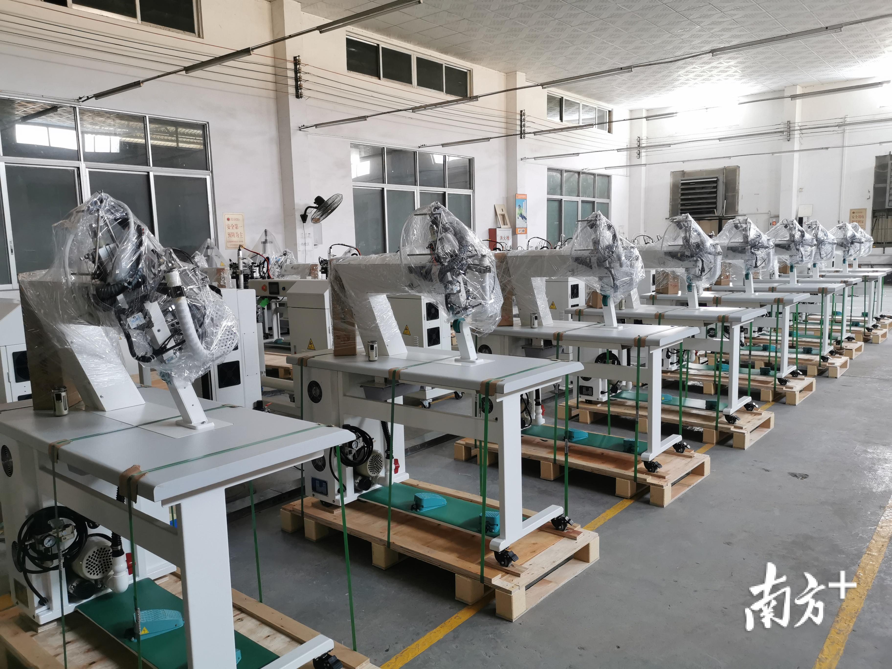 65台崭新的热风缝口密封机将运往湖北。