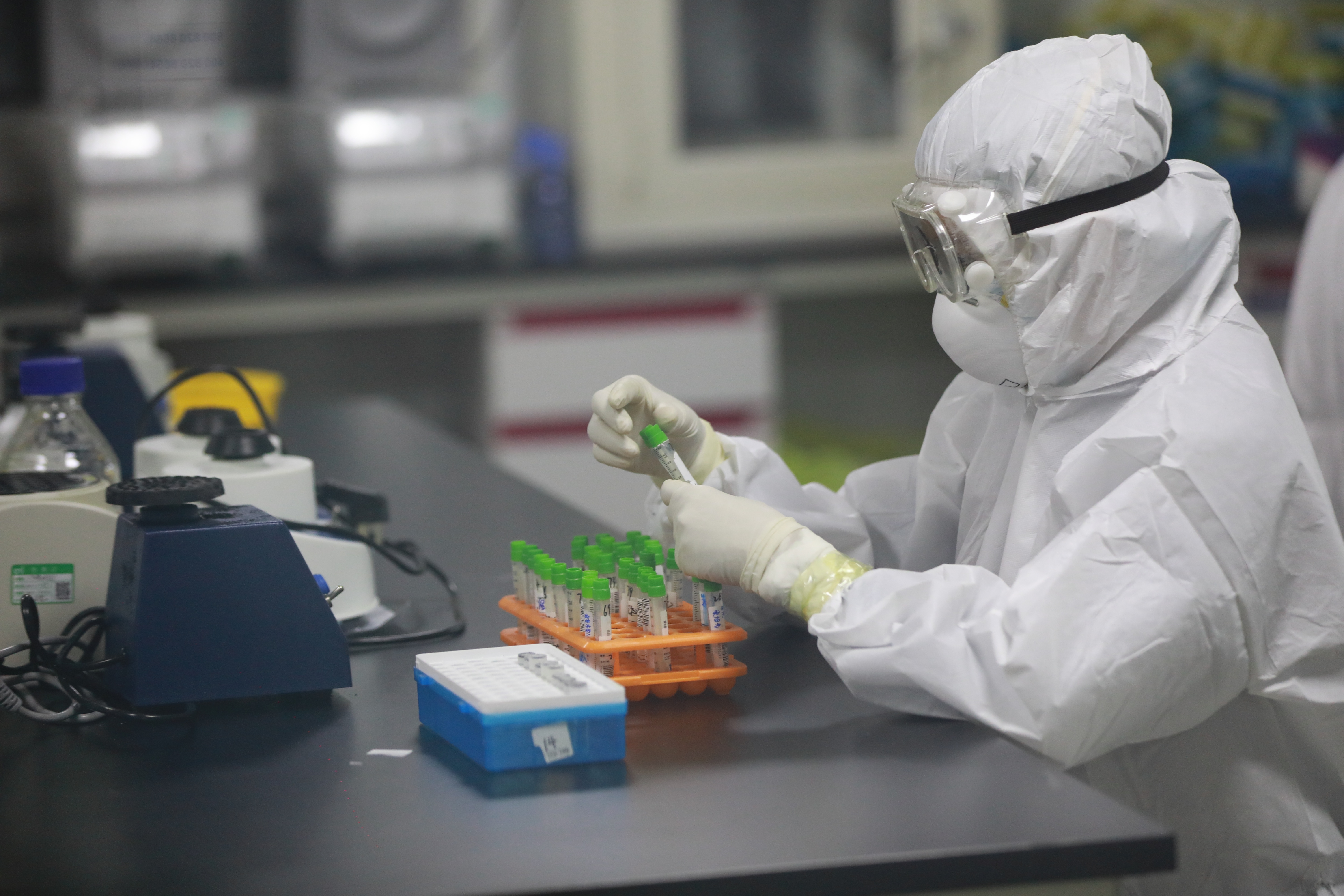 包含乌克兰生物实验室新冠样本的词条