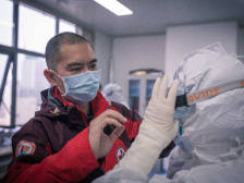 广东医疗队的“天使守护者”：把每个人平安带回家