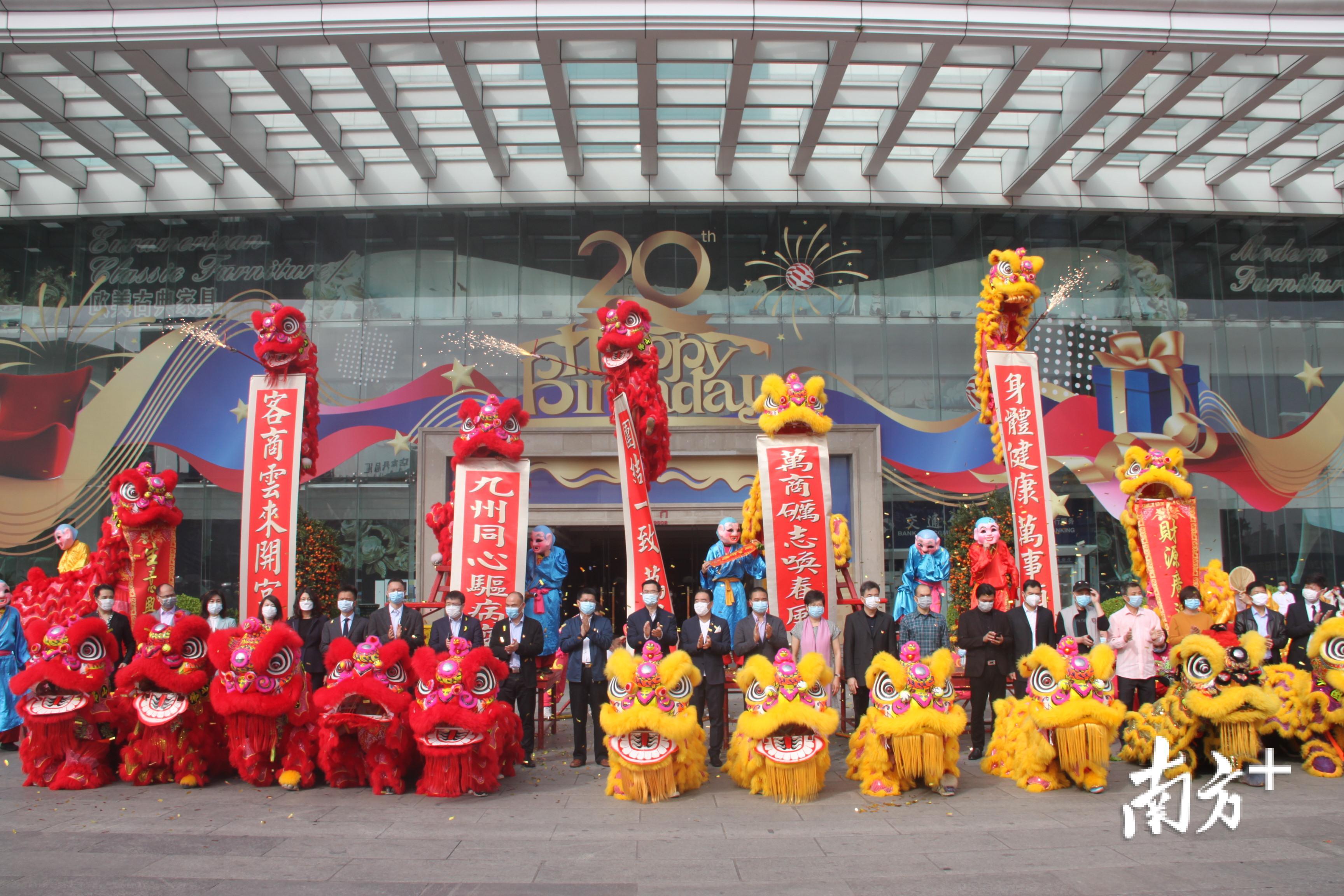 2月25日，罗浮宫家居博览中心启市。欧阳少伟摄