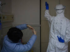 直击广州救治一线：疫情风暴中的临时家园