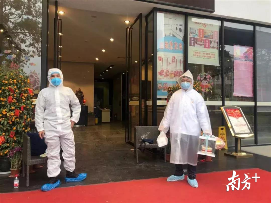 为隔离居民购买生日蛋糕 为隔离居民购买生日蛋糕