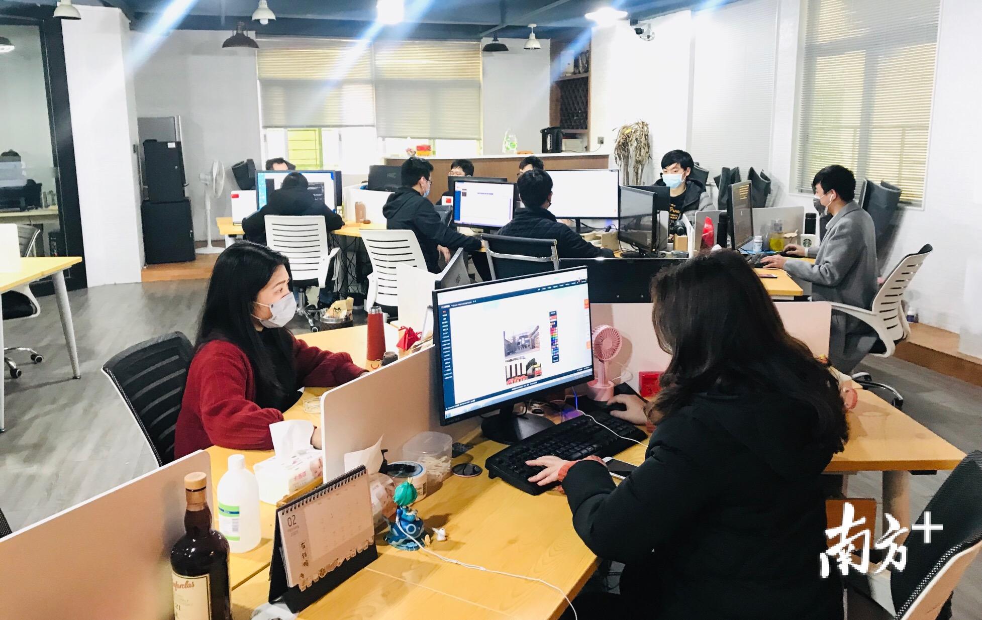 仅用10天时间，宏腾展厅就开发出“霄鸟玩具云”系统。杨可摄