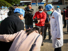 南方特稿 | 死亡线边缘的吸痰抢救