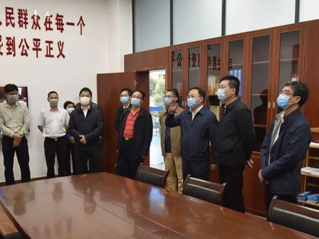 茂名市人大常委会副主任马学友一行到高州市调研司法惠民服务中心工作