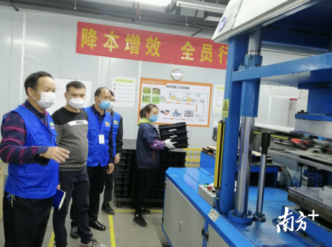 大岭山连平村协助辖区企业复工复产 大岭山连平村协助辖区企业复工复产