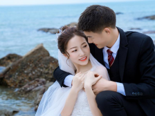 “疫情结束日，我们结婚时” | 疫情中人