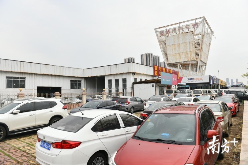 建设于1999年的华南汽车城是爱车小镇的前身。戴嘉信 摄 建设于1999年的华南汽车城是爱车小镇的前身。戴嘉信 摄