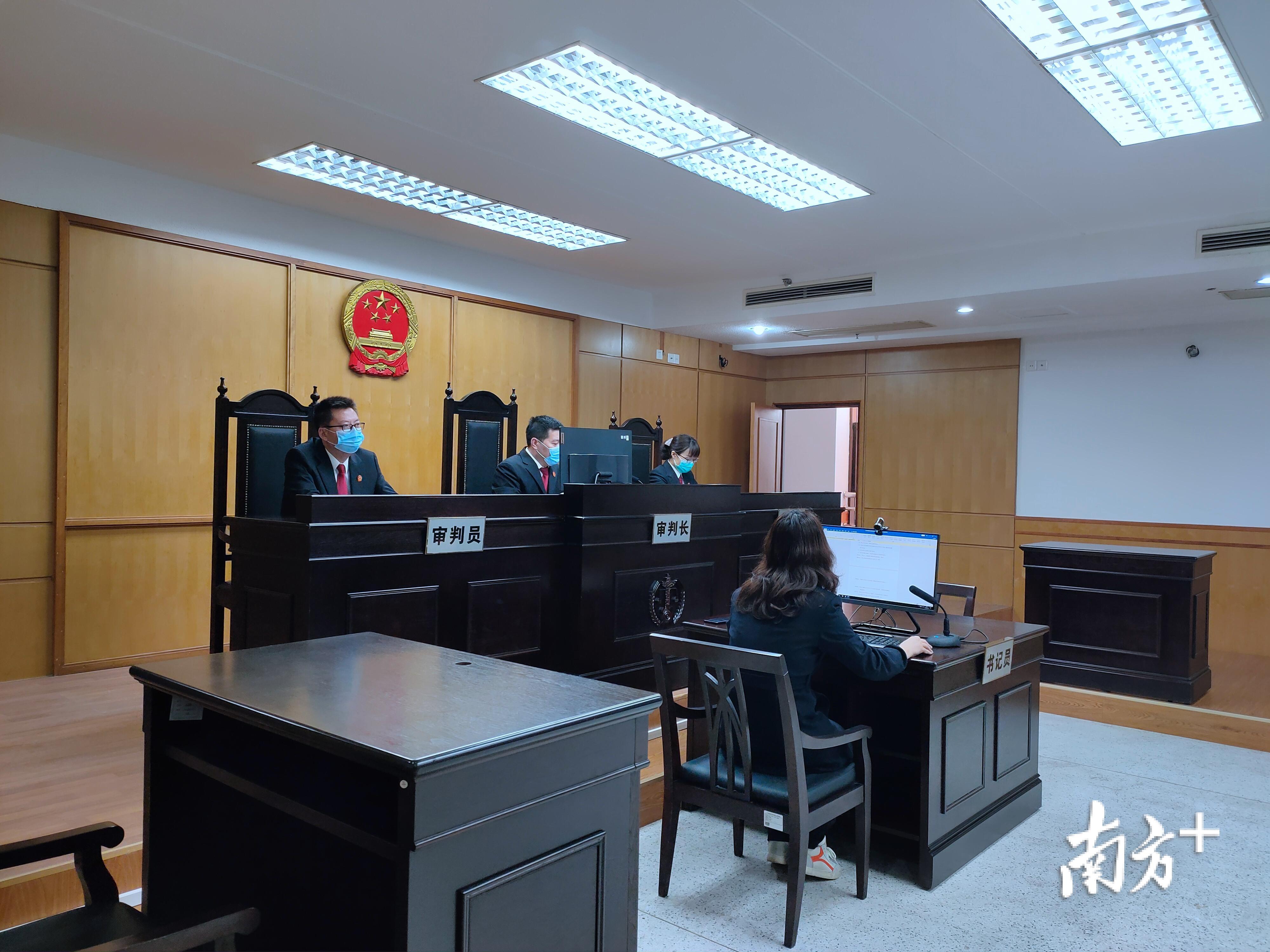 汕头市中级人民法院采取“一案一策”方式，确保防控开庭两不误。