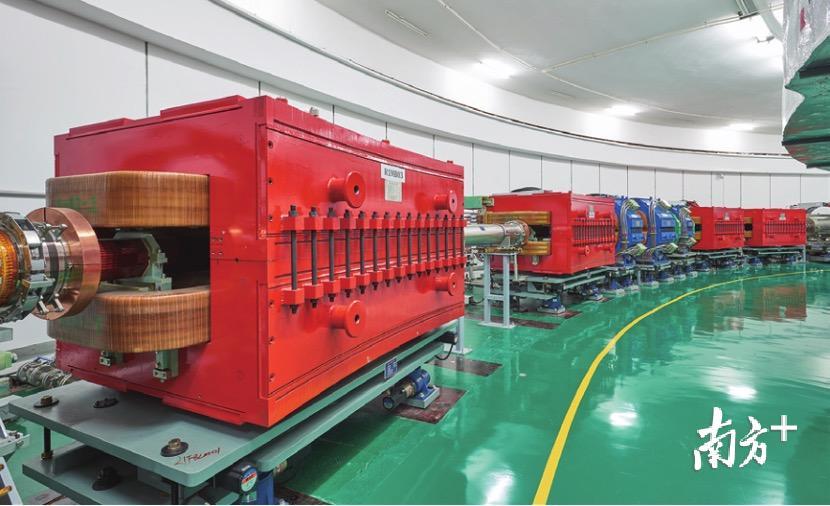 中国散裂中子源环形加速器。