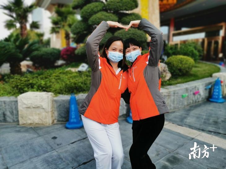 禅城中心医院驰援武汉的“两朵金花”张海玲和冯翠坚也是今天回佛山。