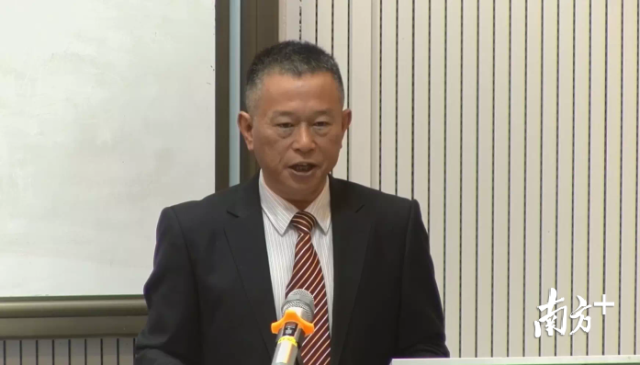 顺德一中校长谢大海对百年名校办学风采进行云推介。 顺德一中校长谢大海对百年名校办学风采进行云推介。