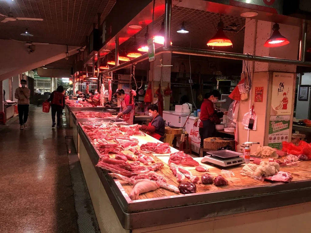 兴隆市场肉类供应充足。