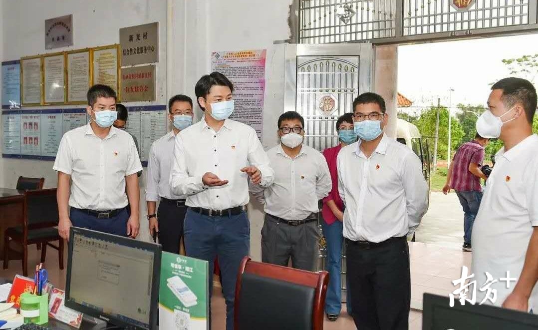 阳江市委常委,阳西县委书记孙波调研脱贫攻坚工作.