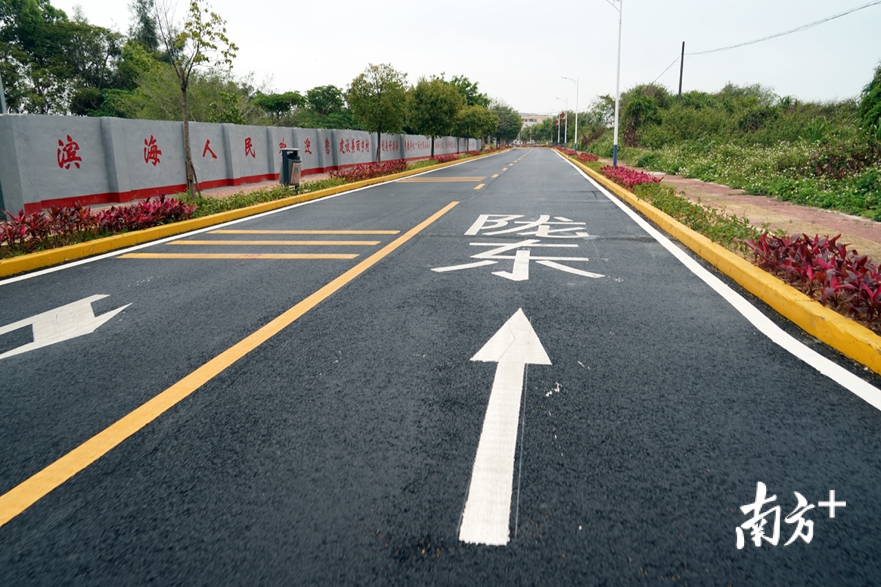 东陇社区村道笔直宽敞。 东陇社区村道笔直宽敞。